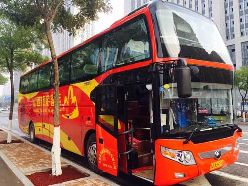 在深圳租大巴去公司團建,國有包車和民營包車選哪個好呢？